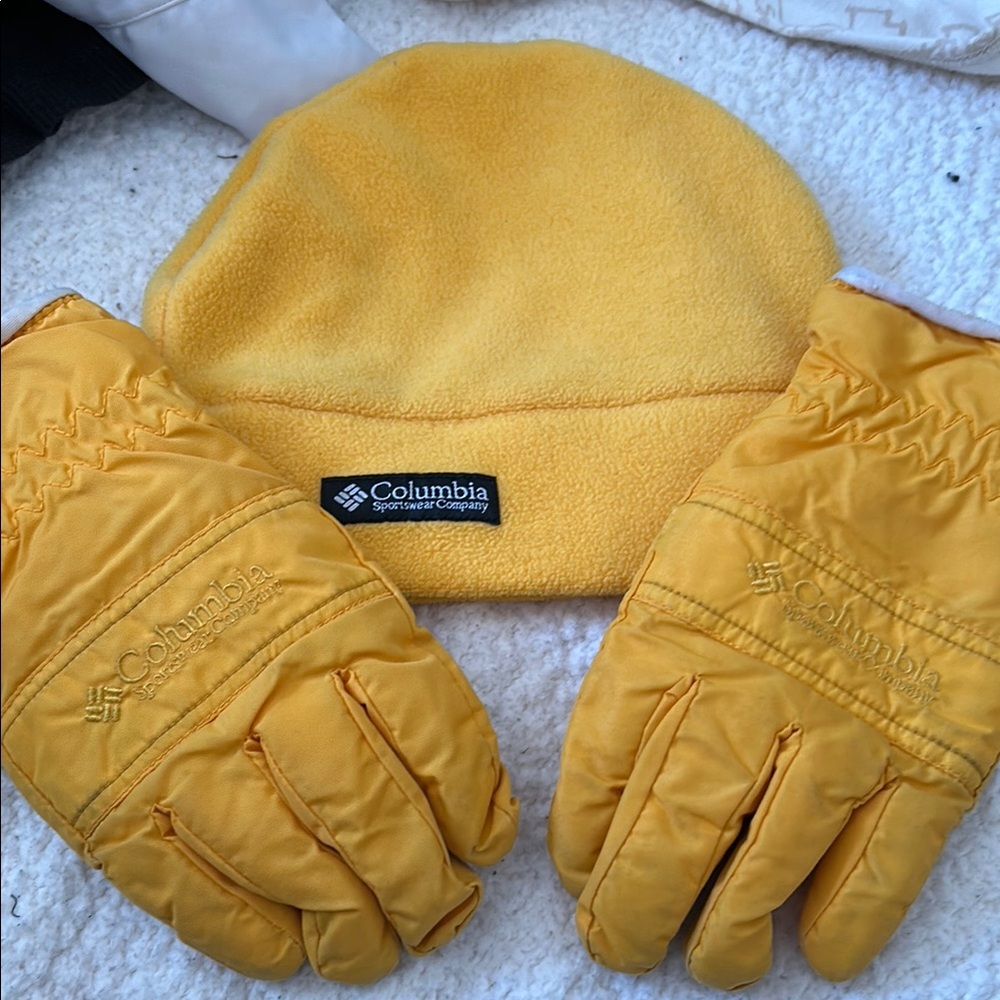 Columbia Yellow Fleece Hat and Gloves Set